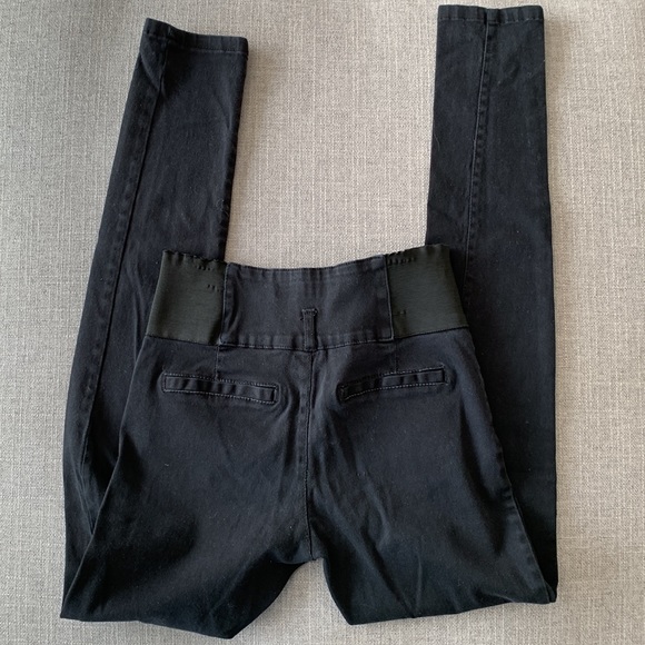 ✨BLACK HIGH WAISTED MOTO JEANS SIZE: US S - Picture 5 of 5